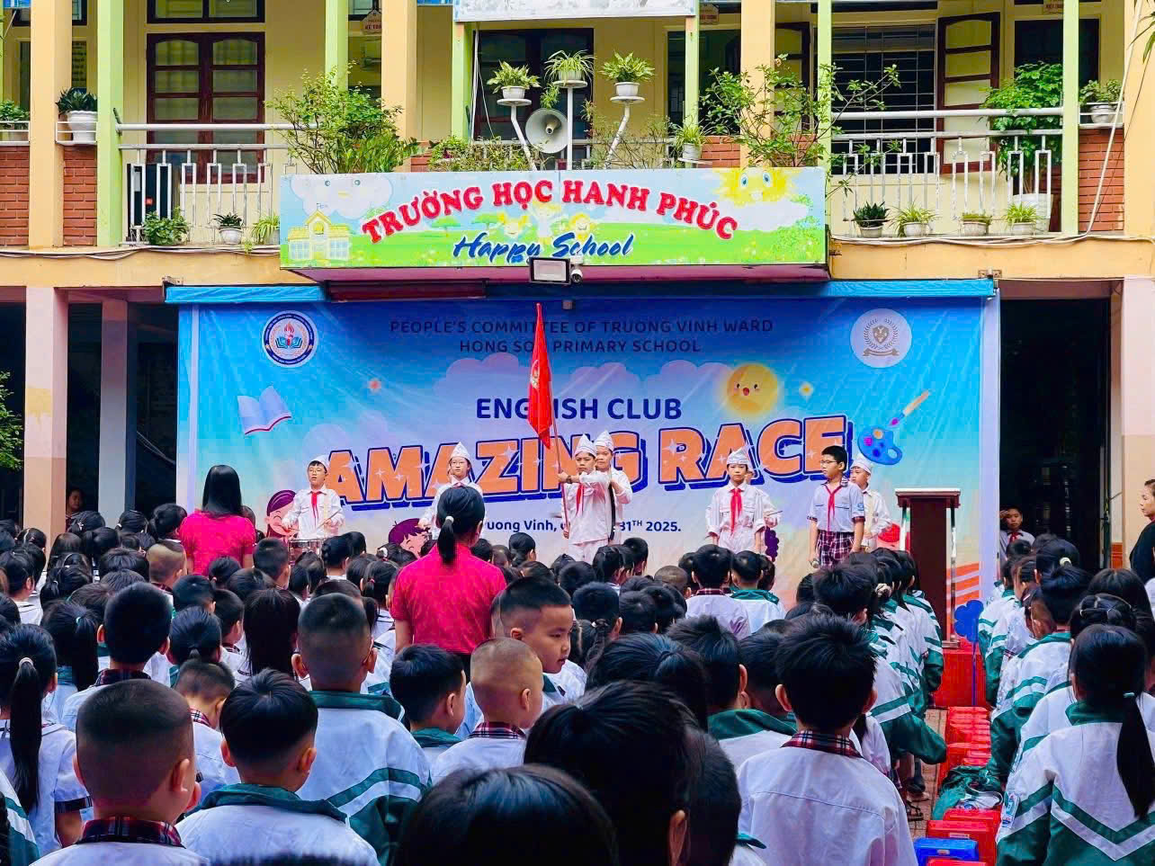 Sinh hoạt dưới cờ với chủ đề: “Tìm hiểu Luật Trẻ em”.