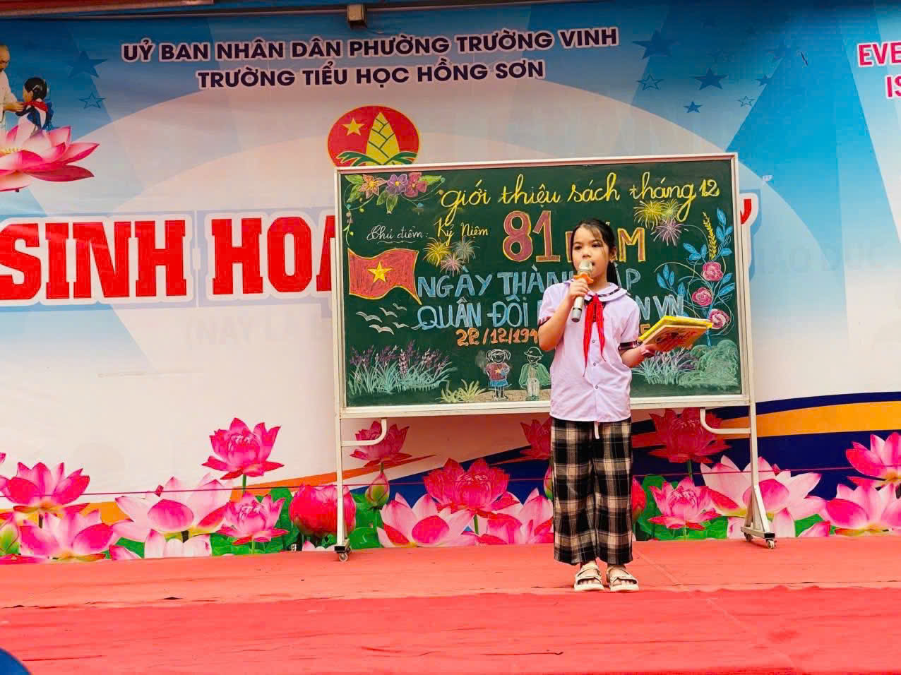 SINH HOẠT DƯỚI CỜ