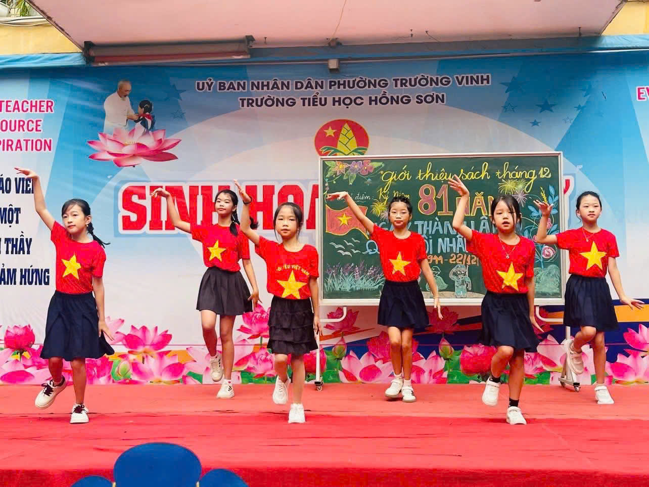 SINH HOẠT DƯỚI CỜ