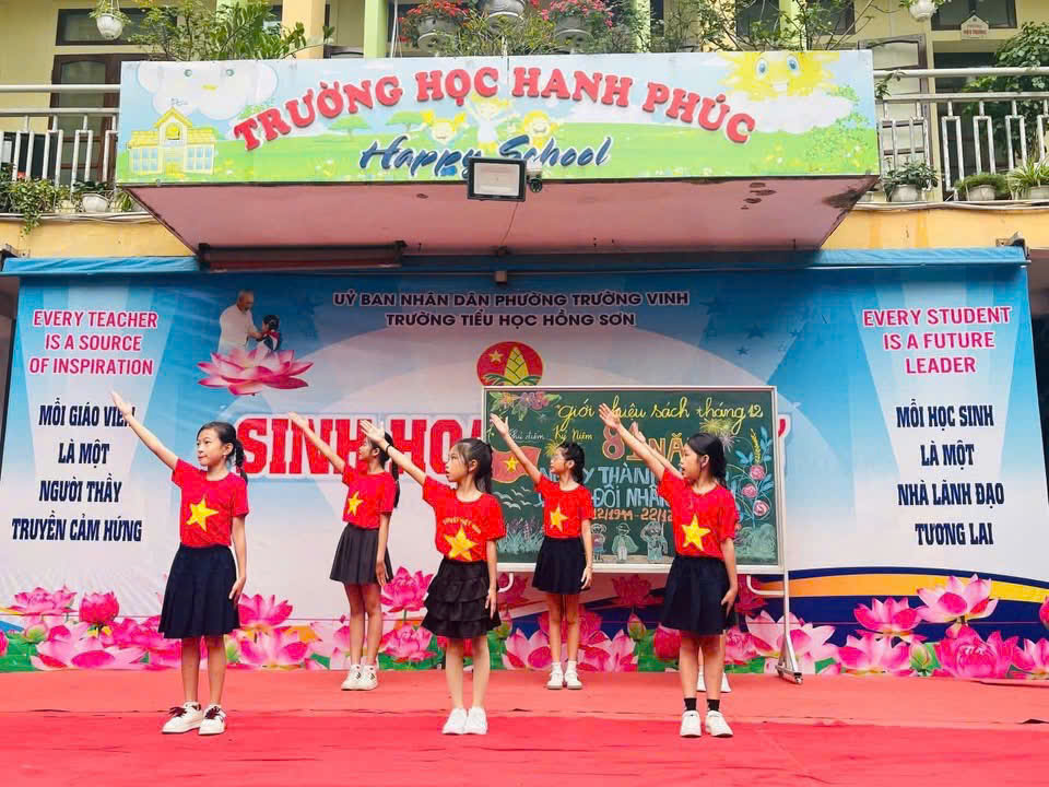 SINH HOẠT DƯỚI CỜ