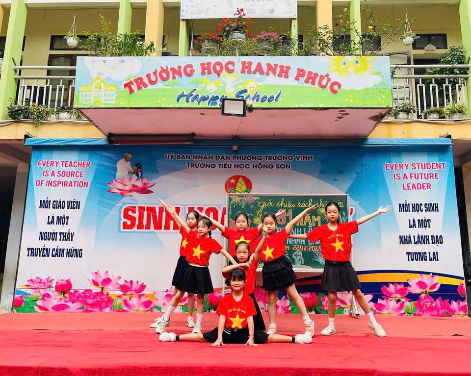 SINH HOẠT DƯỚI CỜ