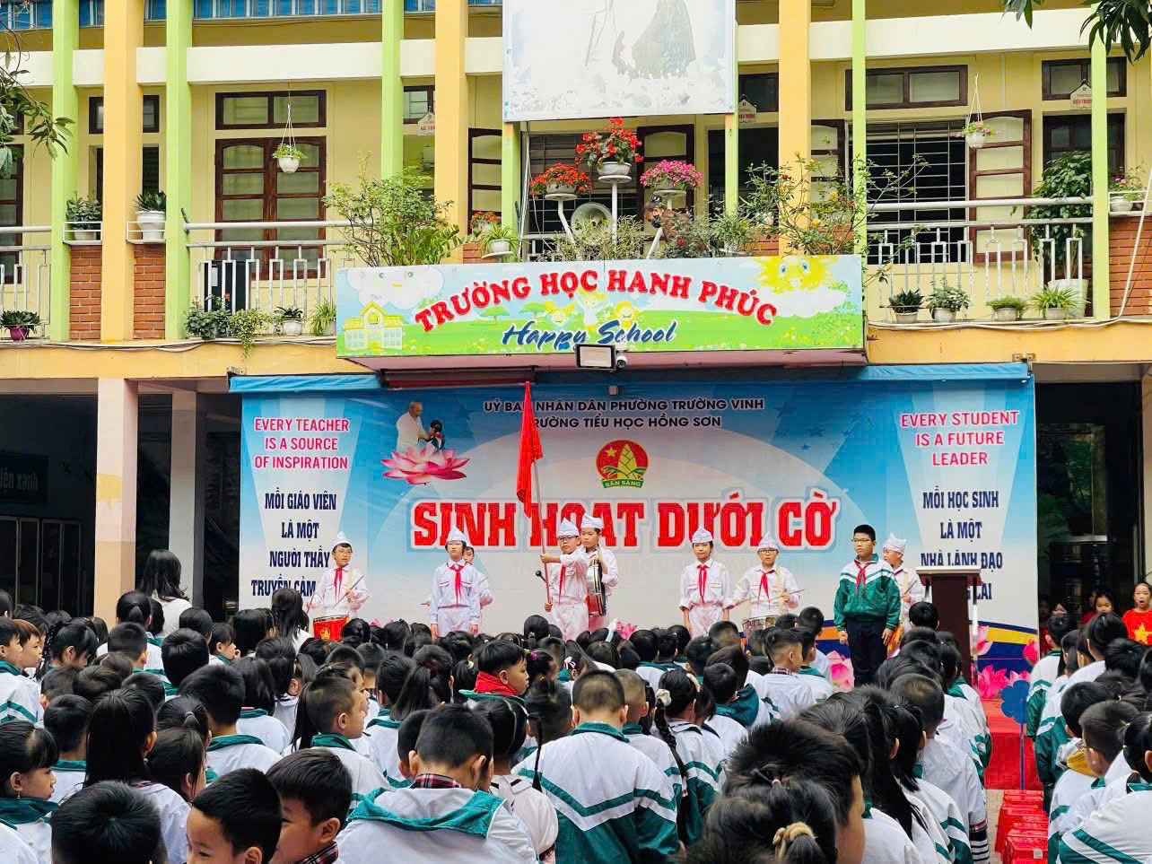 SINH HOẠT DƯỚI CỜ