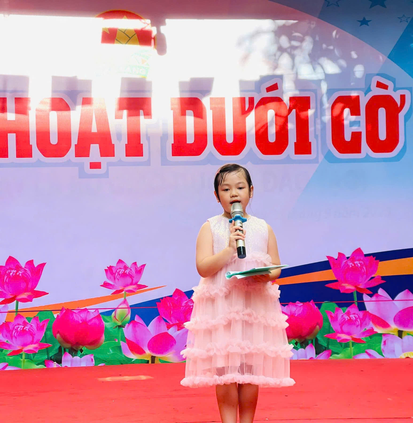 SINH HOẠT DƯỚI CỜ – GIAO LƯU TÀI NĂNG HỌC TRÒ