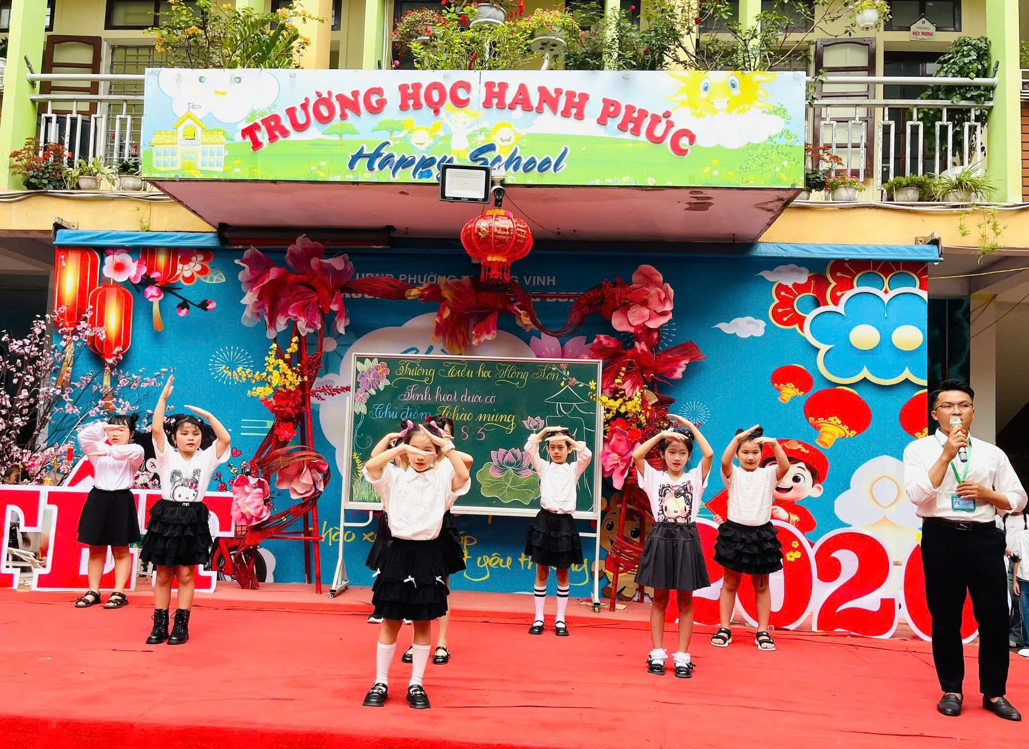 SINH HOẠT DƯỚI CỜ CHÀO MỪNG NGÀY QUỐC TẾ PHỤ NỮ