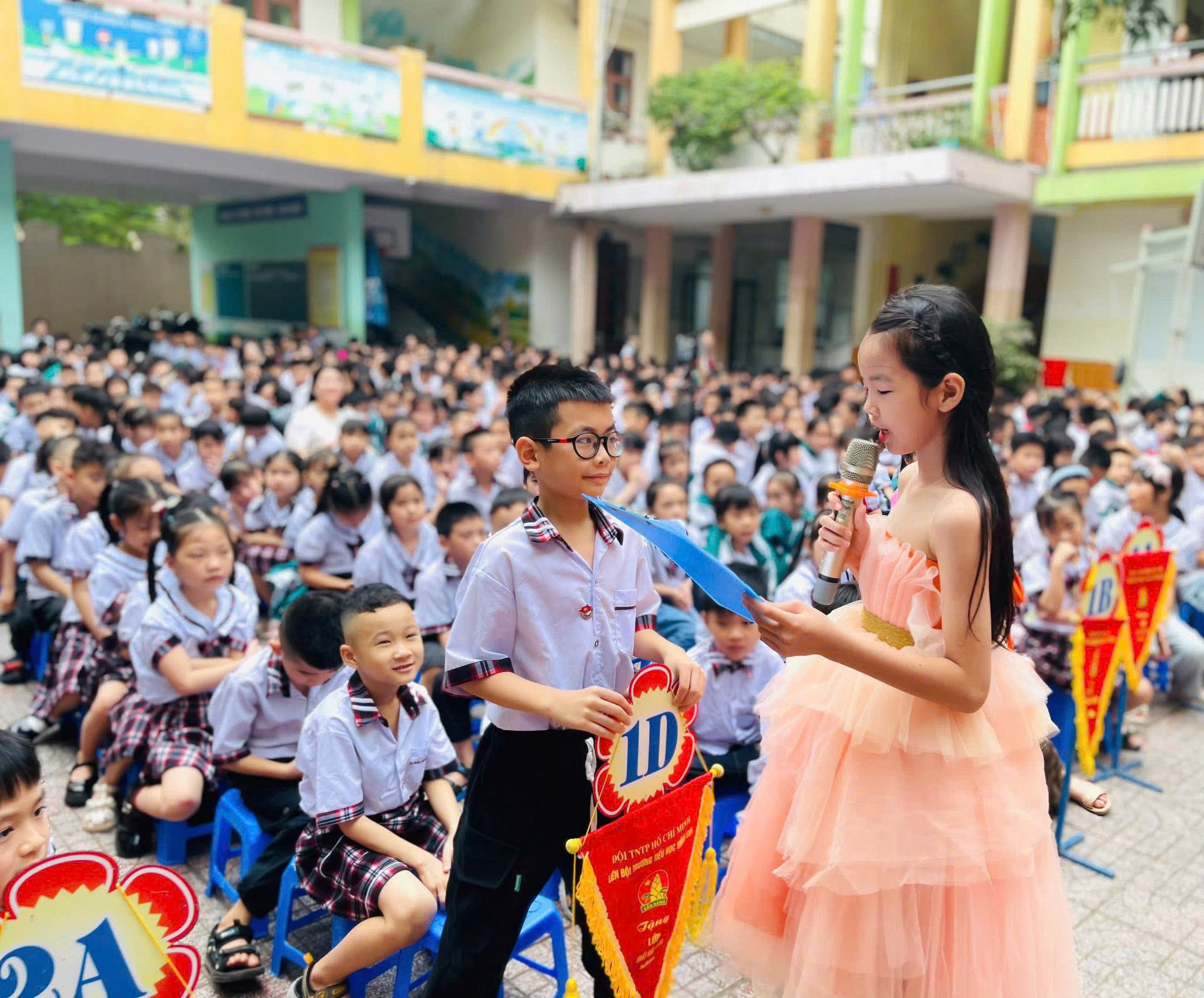 SINH HOẠT DƯỚI CỜ CHÀO MỪNG NGÀY QUỐC TẾ PHỤ NỮ