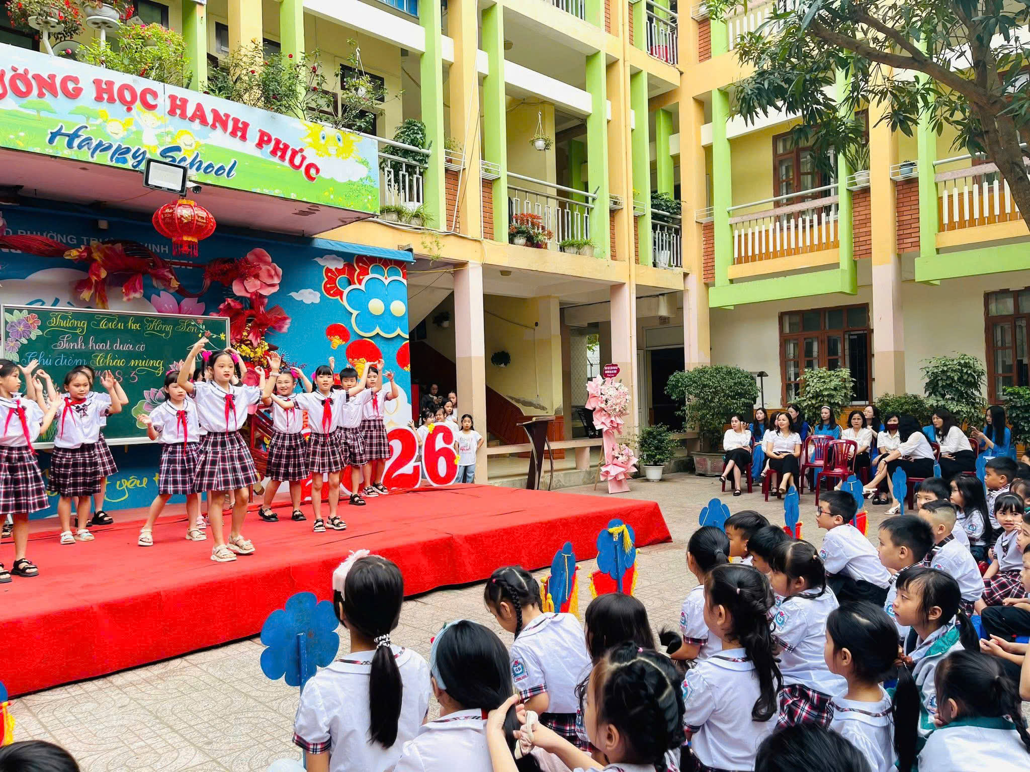 SINH HOẠT DƯỚI CỜ CHÀO MỪNG NGÀY QUỐC TẾ PHỤ NỮ