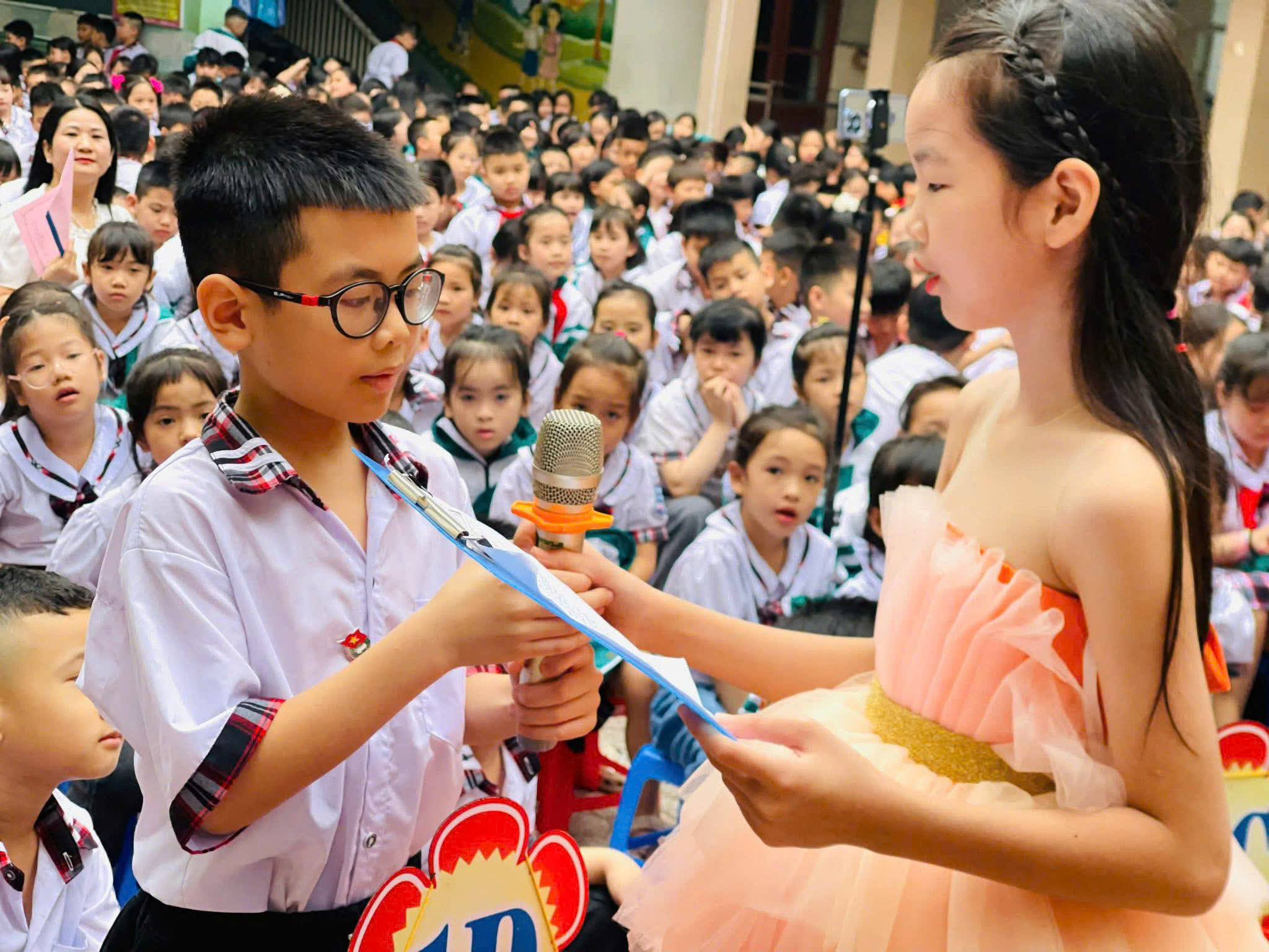 SINH HOẠT DƯỚI CỜ CHÀO MỪNG NGÀY QUỐC TẾ PHỤ NỮ