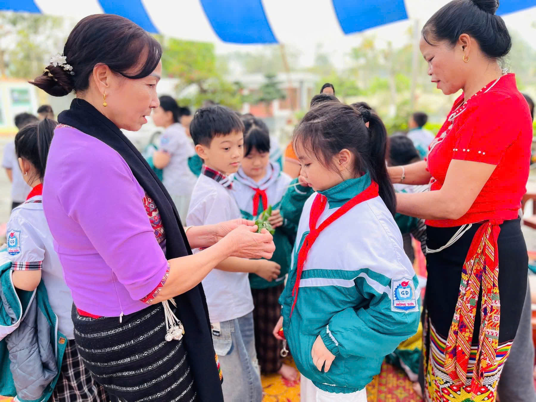 TRẢI NGHIỆM “HƯƠNG SẮC VÙNG CAO” – HÀNH TRÌNH KHÁM PHÁ VĂN HÓA THÚ VỊ!