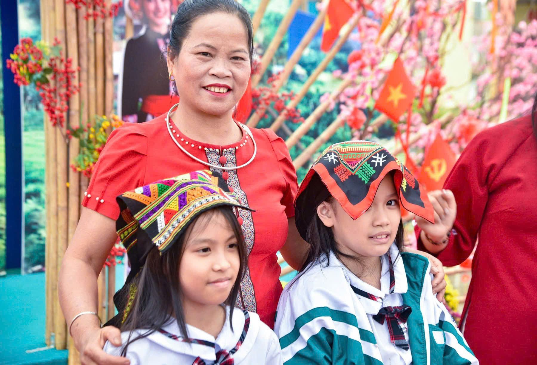 TRẢI NGHIỆM “HƯƠNG SẮC VÙNG CAO” – HÀNH TRÌNH KHÁM PHÁ VĂN HÓA THÚ VỊ!