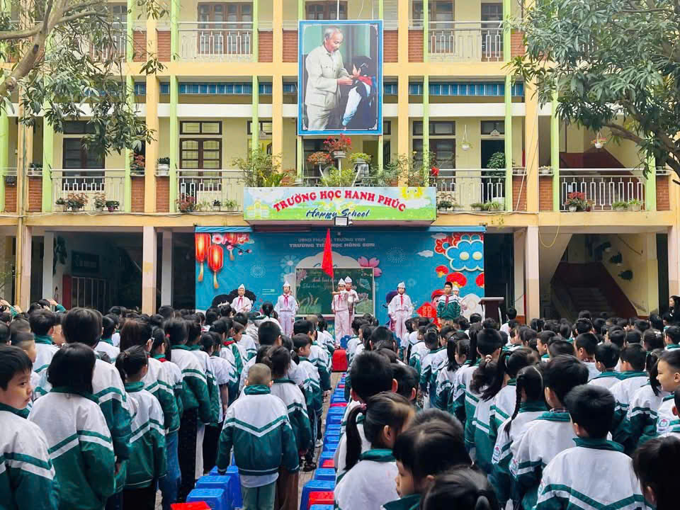 Sinh hoạt dưới cờ khối 5 – Chủ đề: “Gương người tốt, việc tốt”