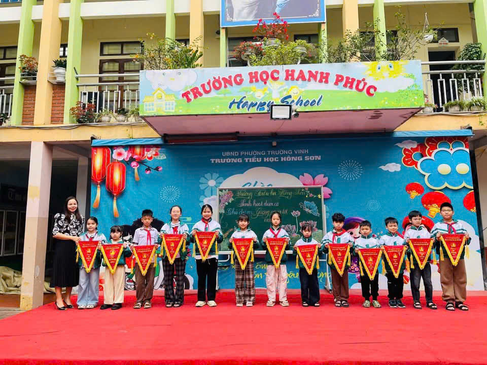 Sinh hoạt dưới cờ khối 5 – Chủ đề: “Gương người tốt, việc tốt”