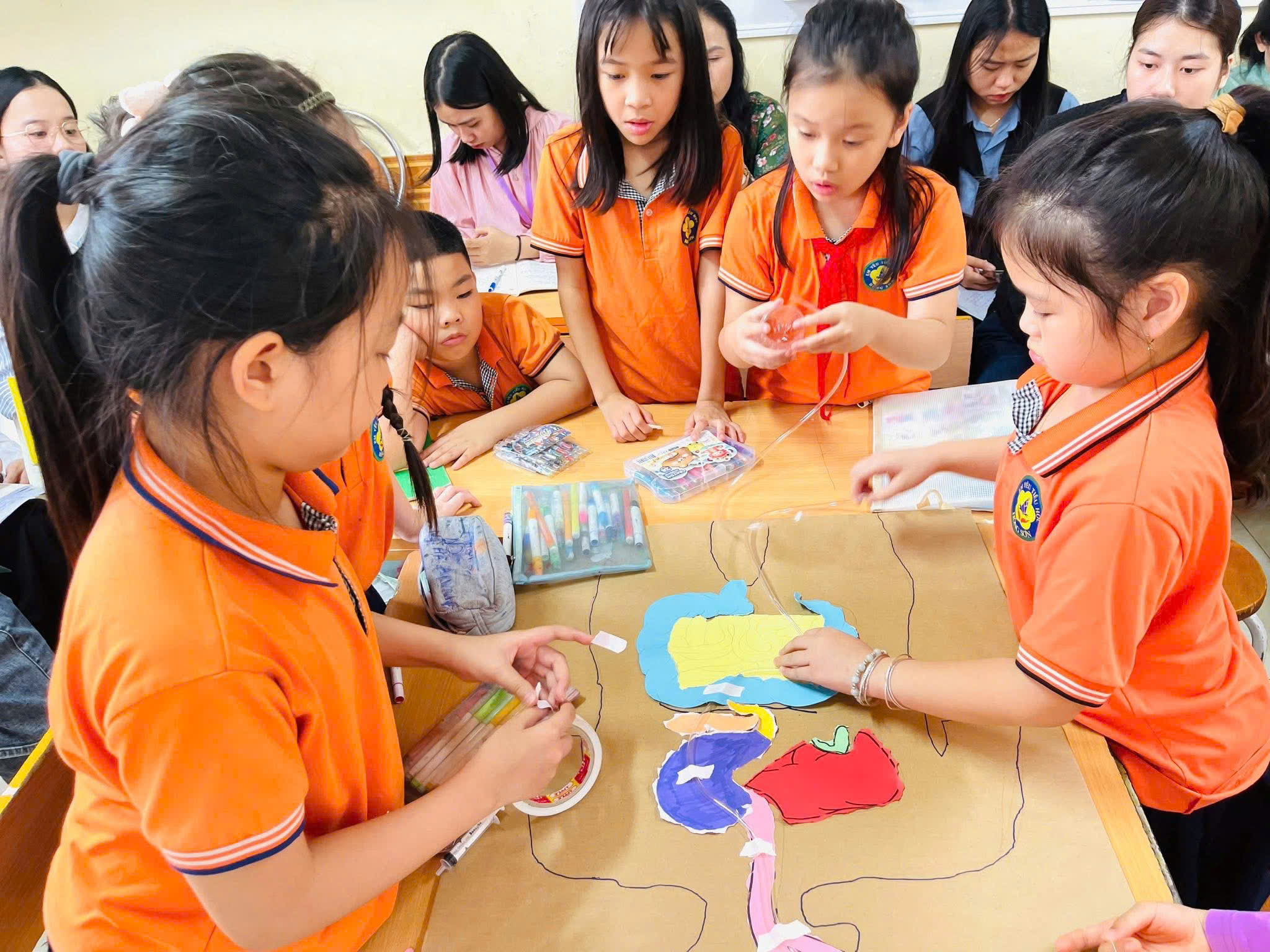 LAN TỎA TINH THẦN ĐỔI MỚI QUA SINH HOẠT CHUYÊN ĐỀ CẤP TRƯỜNG