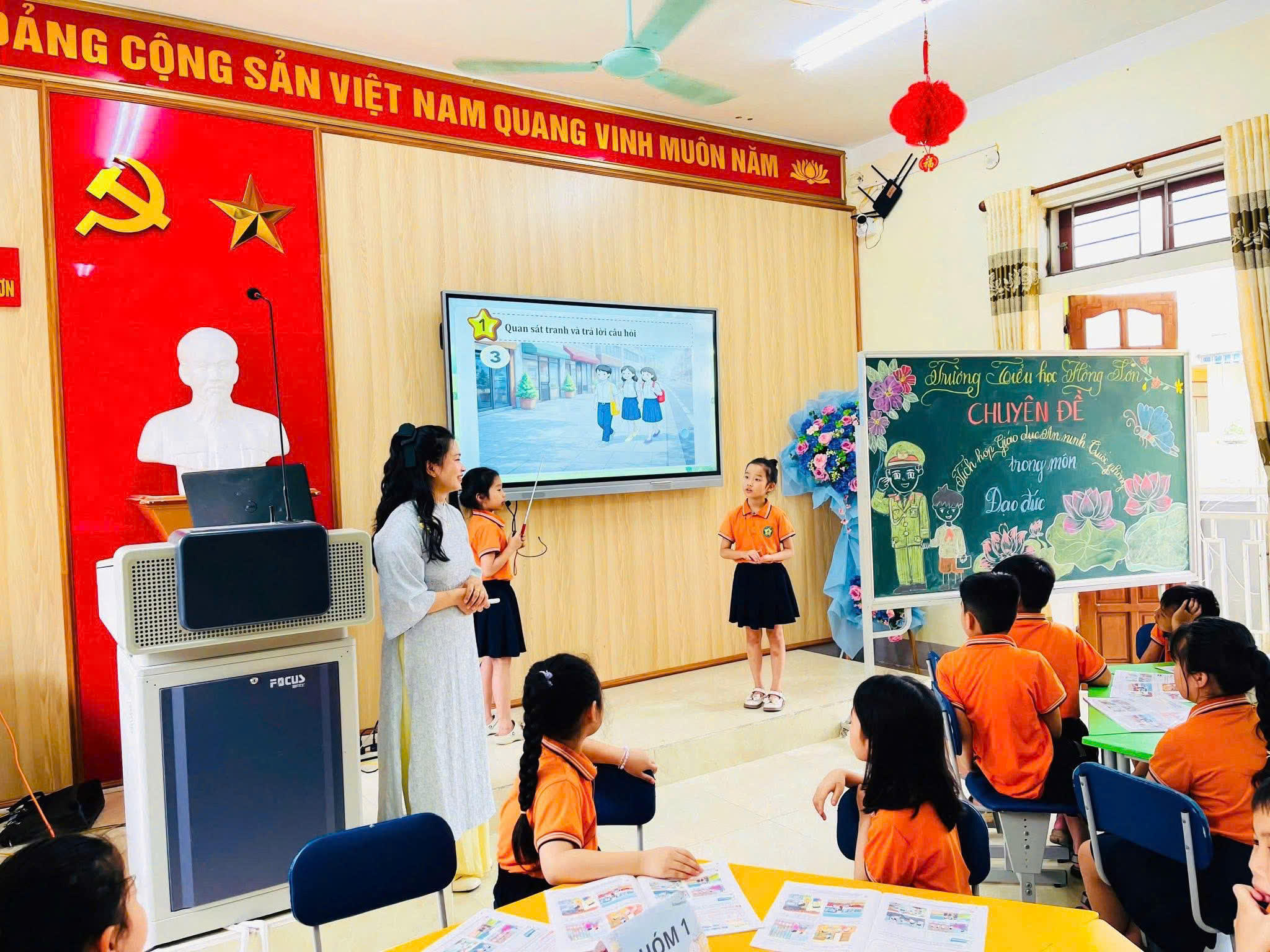 LAN TỎA TINH THẦN ĐỔI MỚI QUA SINH HOẠT CHUYÊN ĐỀ CẤP TRƯỜNG