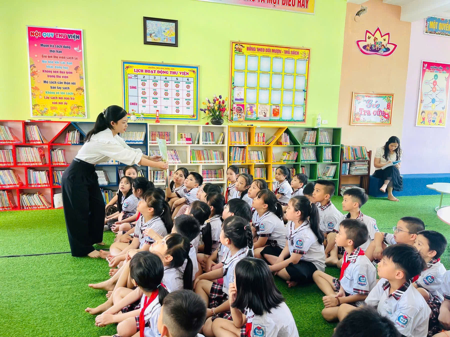 TIẾT HỌC NGOÀI KHÔNG GIAN LỚP HỌC- LAN TOẢ VĂN HOÁ ĐỌC