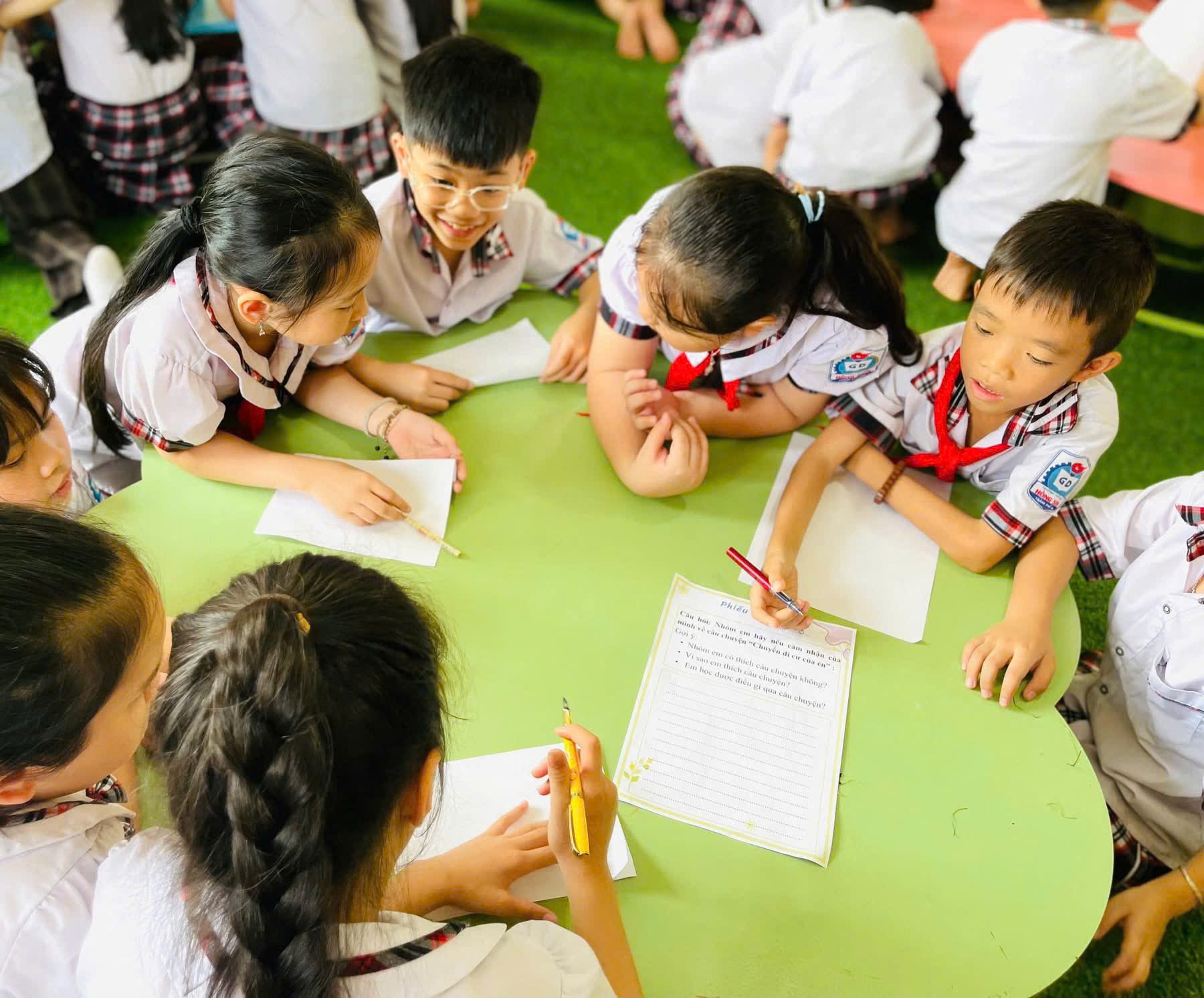 TIẾT HỌC NGOÀI KHÔNG GIAN LỚP HỌC- LAN TOẢ VĂN HOÁ ĐỌC