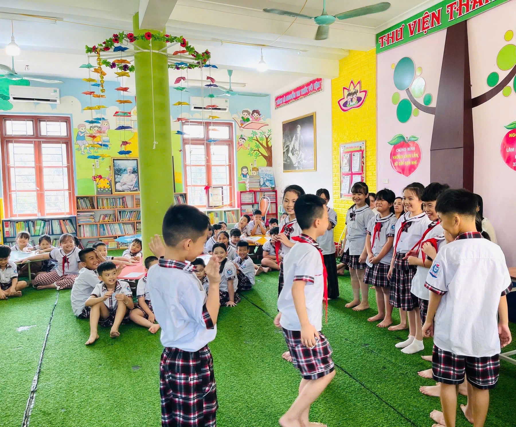 TIẾT HỌC NGOÀI KHÔNG GIAN LỚP HỌC- LAN TOẢ VĂN HOÁ ĐỌC