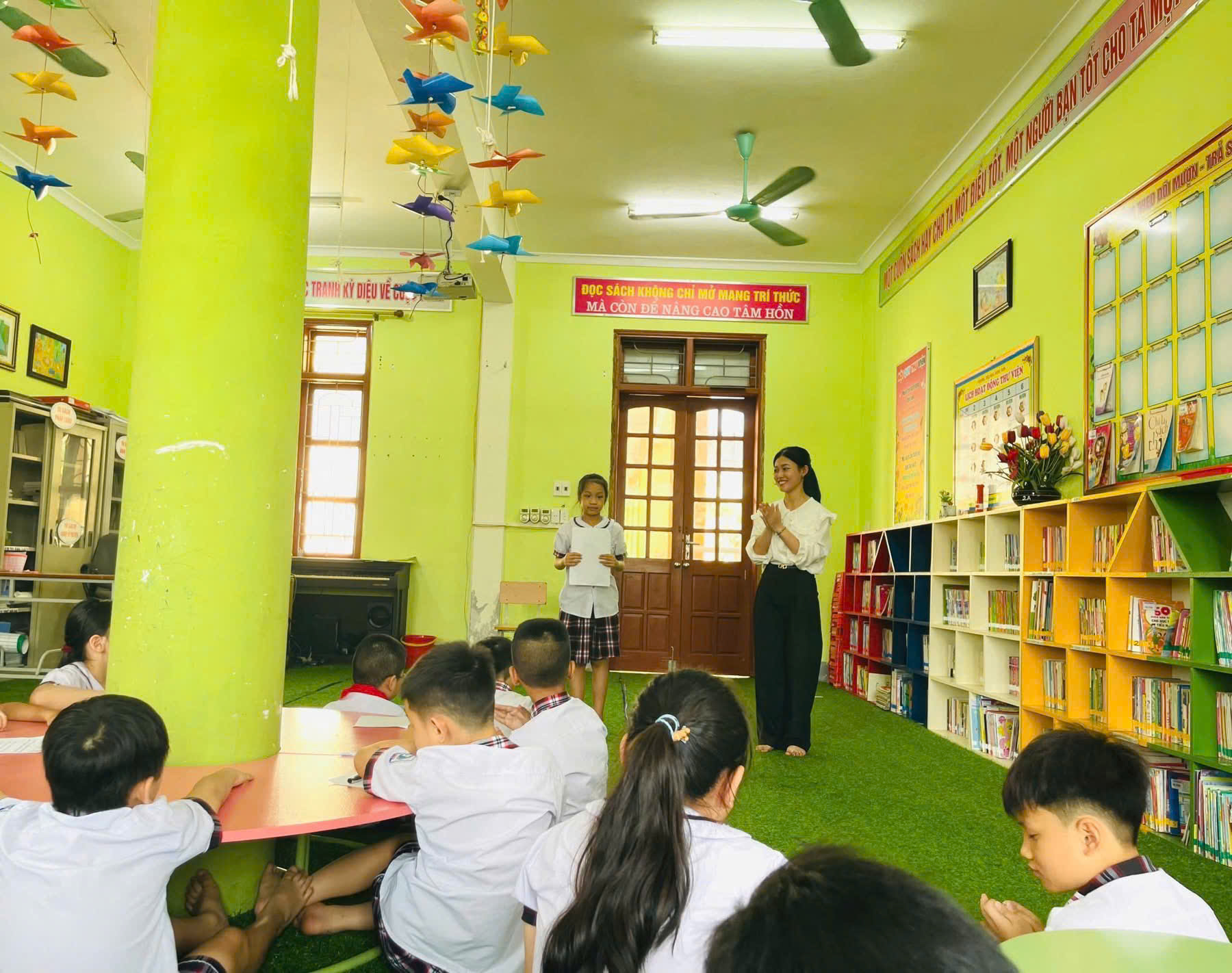 TIẾT HỌC NGOÀI KHÔNG GIAN LỚP HỌC- LAN TOẢ VĂN HOÁ ĐỌC