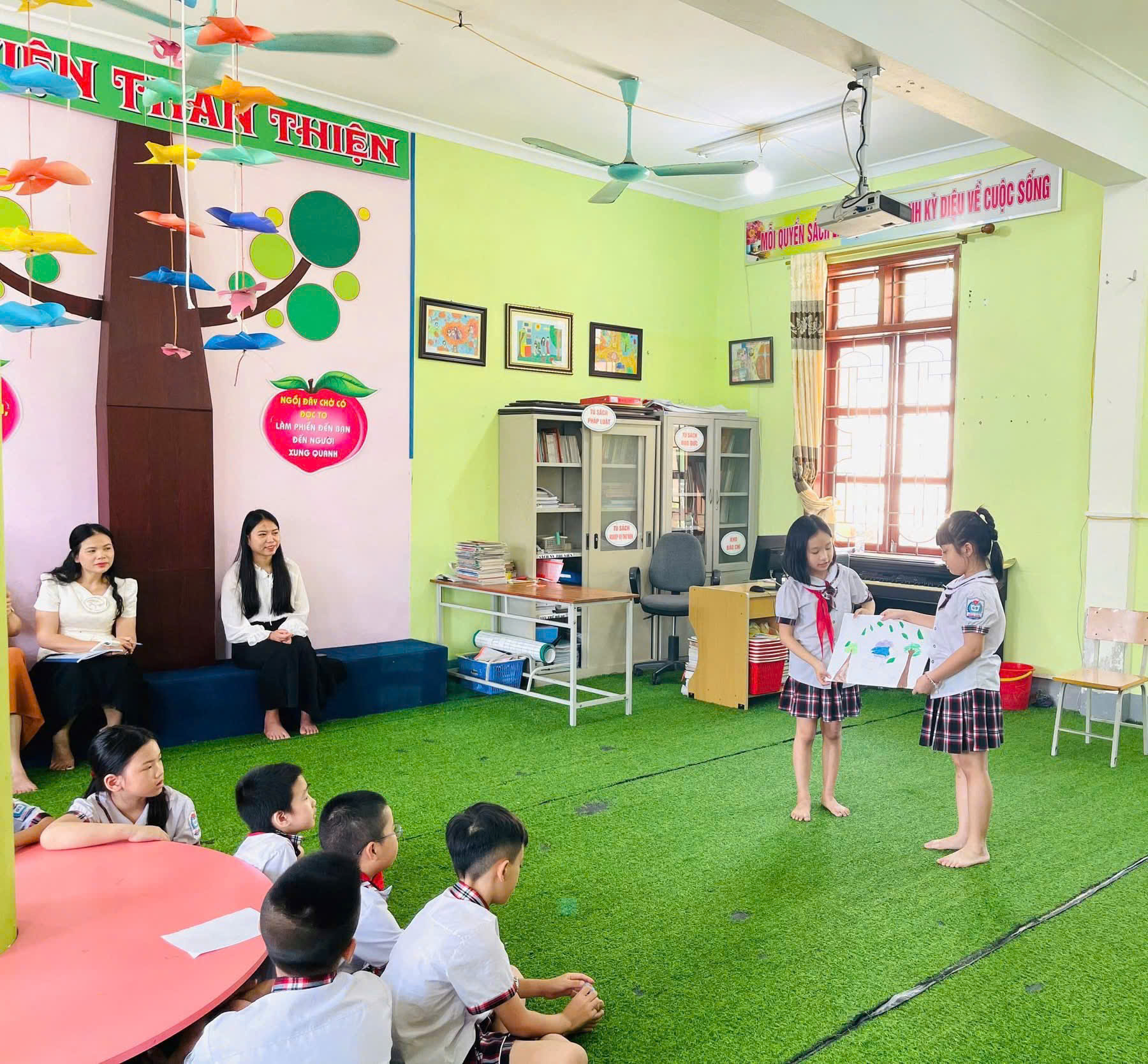 TIẾT HỌC NGOÀI KHÔNG GIAN LỚP HỌC- LAN TOẢ VĂN HOÁ ĐỌC