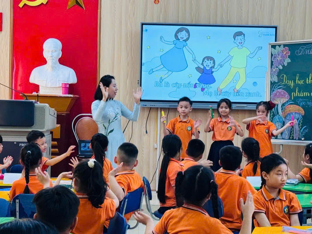 Trường Tiểu học Hồng Sơn tiếp tục hành trình đổi mới sáng tạo với những tiết sinh hoạt chuyên đề thiết thực, góp phần nâng cao chất lượng dạy học theo Chương trình GDPT 2018