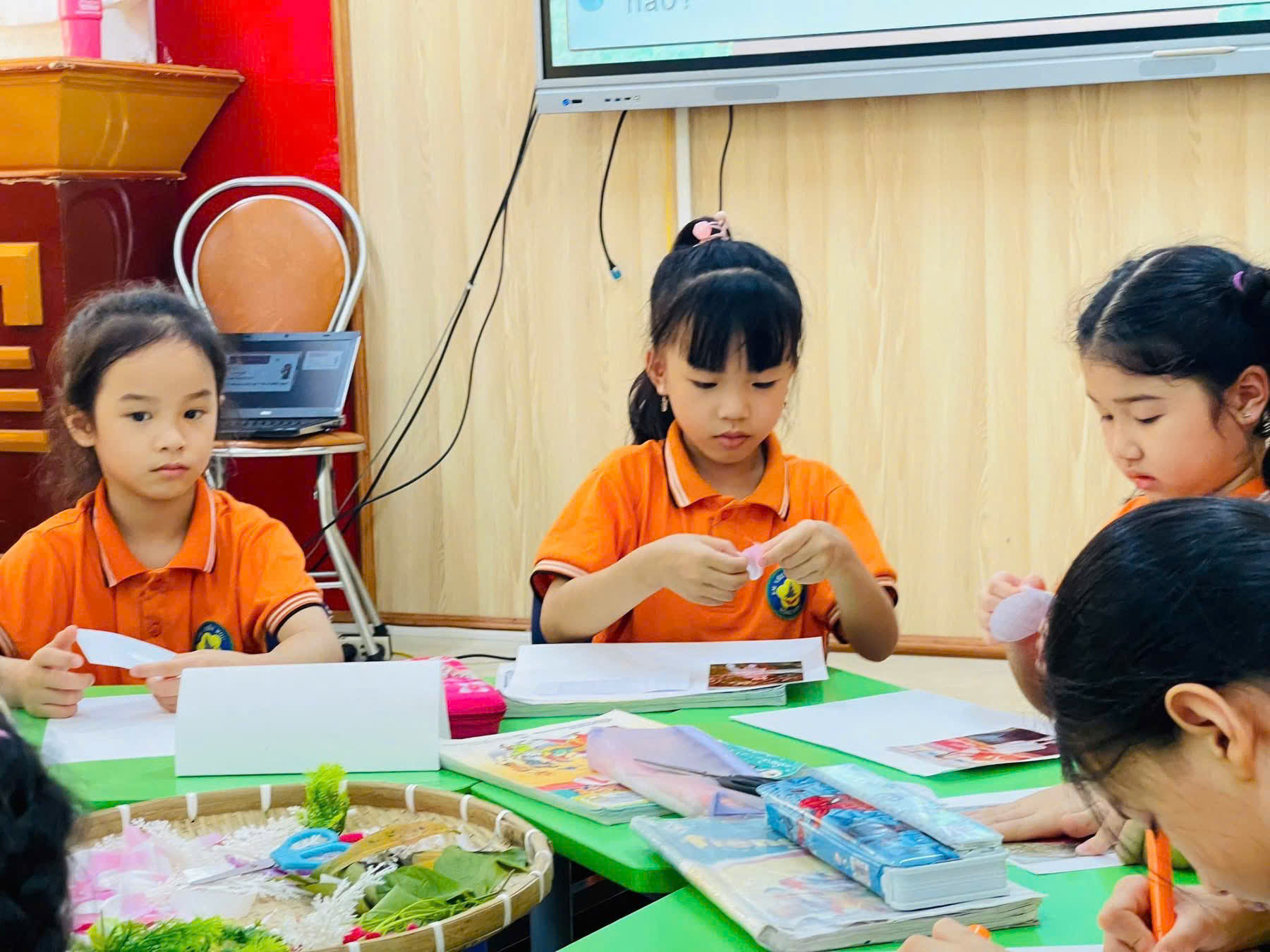 Trường Tiểu học Hồng Sơn tiếp tục hành trình đổi mới sáng tạo với những tiết sinh hoạt chuyên đề thiết thực, góp phần nâng cao chất lượng dạy học theo Chương trình GDPT 2018