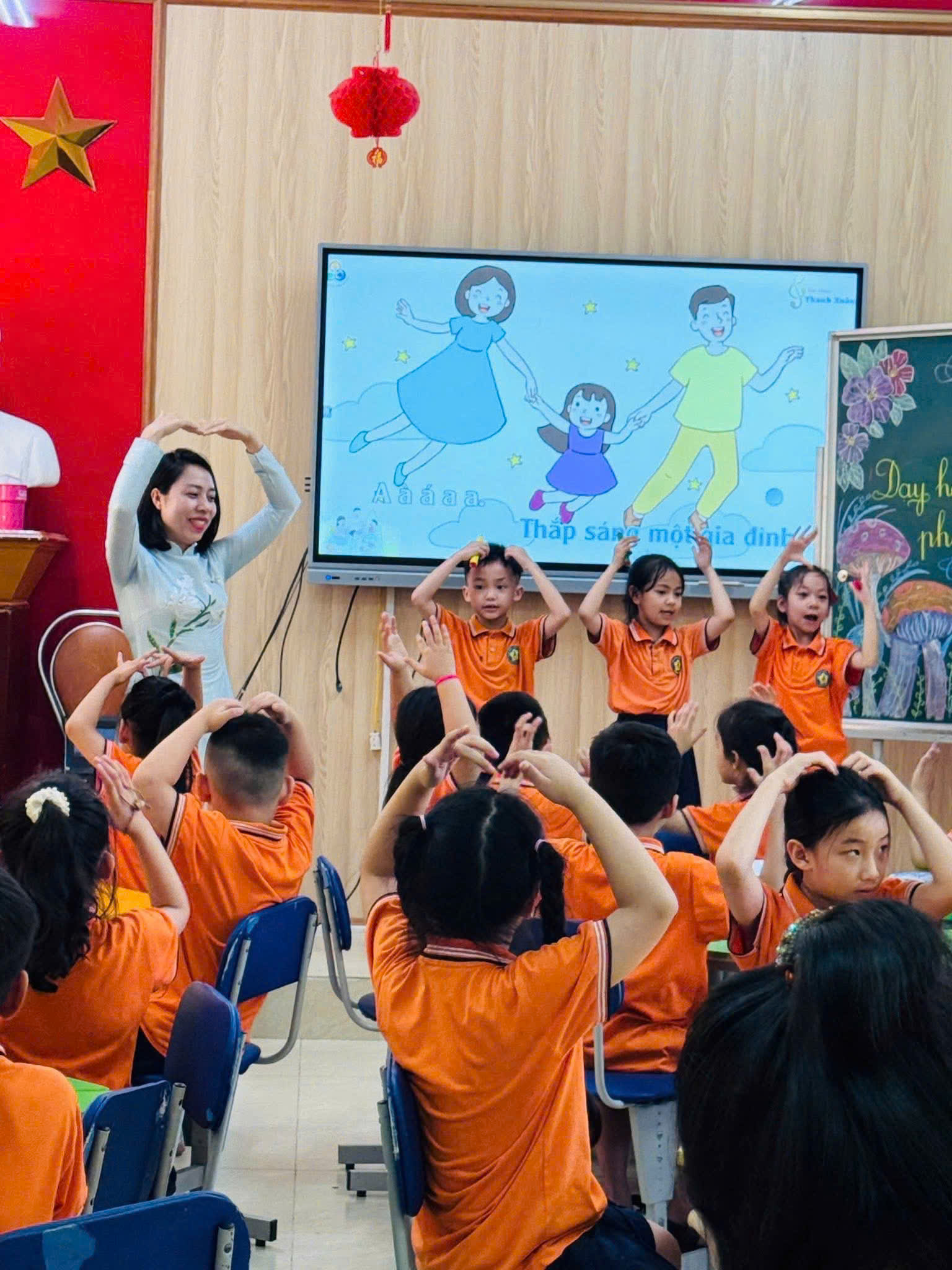 Trường Tiểu học Hồng Sơn tiếp tục hành trình đổi mới sáng tạo với những tiết sinh hoạt chuyên đề thiết thực, góp phần nâng cao chất lượng dạy học theo Chương trình GDPT 2018