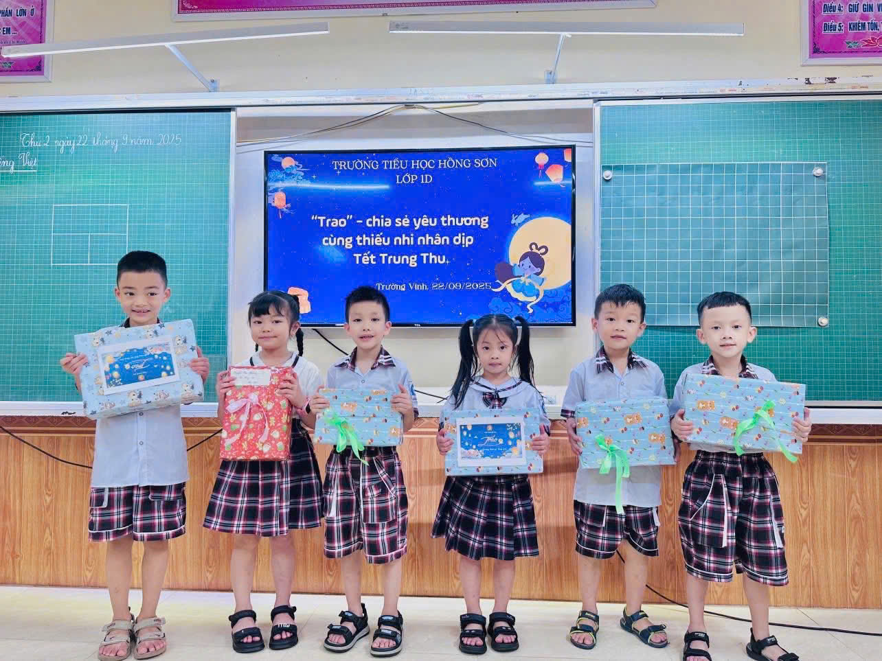Trung thu này, chúng ta cùng thắp sáng nụ cười, để yêu thương lan tỏa thật xa…