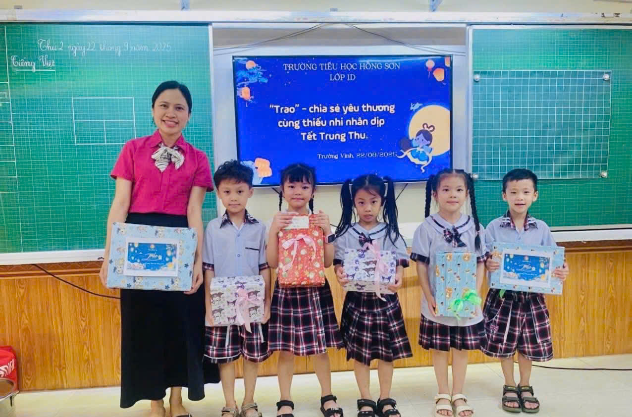Trung thu này, chúng ta cùng thắp sáng nụ cười, để yêu thương lan tỏa thật xa…