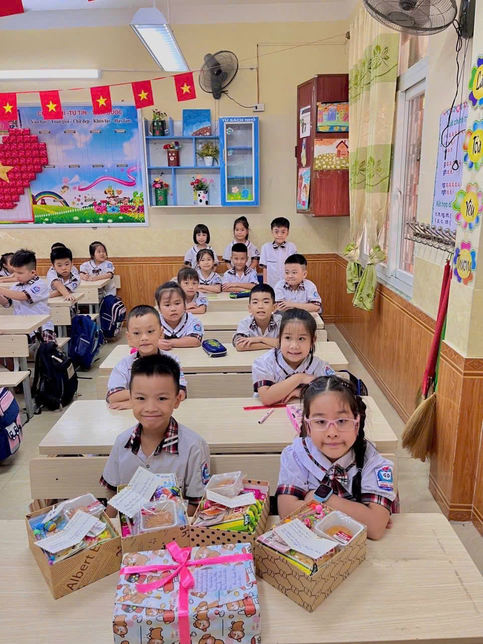Trung thu này, chúng ta cùng thắp sáng nụ cười, để yêu thương lan tỏa thật xa…