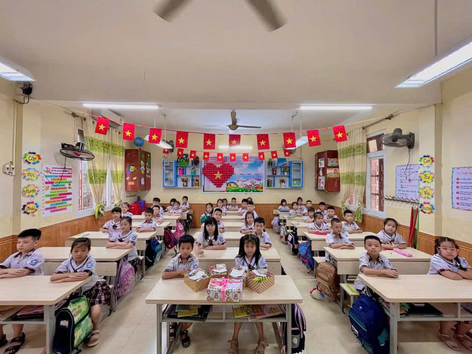 Trung thu này, chúng ta cùng thắp sáng nụ cười, để yêu thương lan tỏa thật xa…