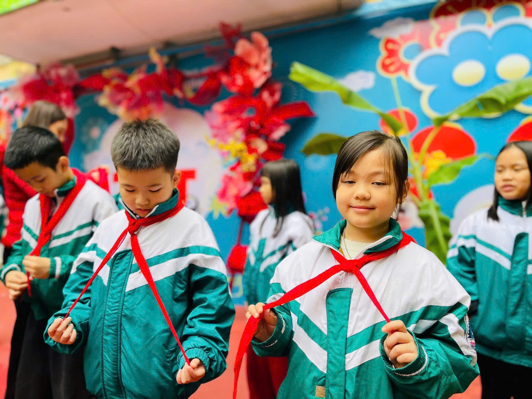 LỄ KẾT NẠP ĐỘI VIÊN ĐỢT I DẤU MỐC TỰ HÀO CỦA THIẾU NHI KHỐI 3 TRƯỜNG TIỂU HỌC HỒNG SƠN