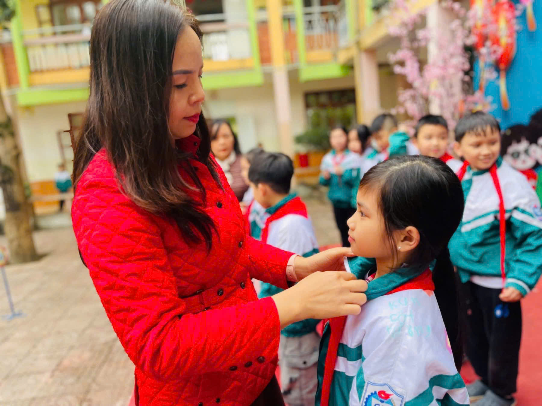 LỄ KẾT NẠP ĐỘI VIÊN ĐỢT I DẤU MỐC TỰ HÀO CỦA THIẾU NHI KHỐI 3 TRƯỜNG TIỂU HỌC HỒNG SƠN