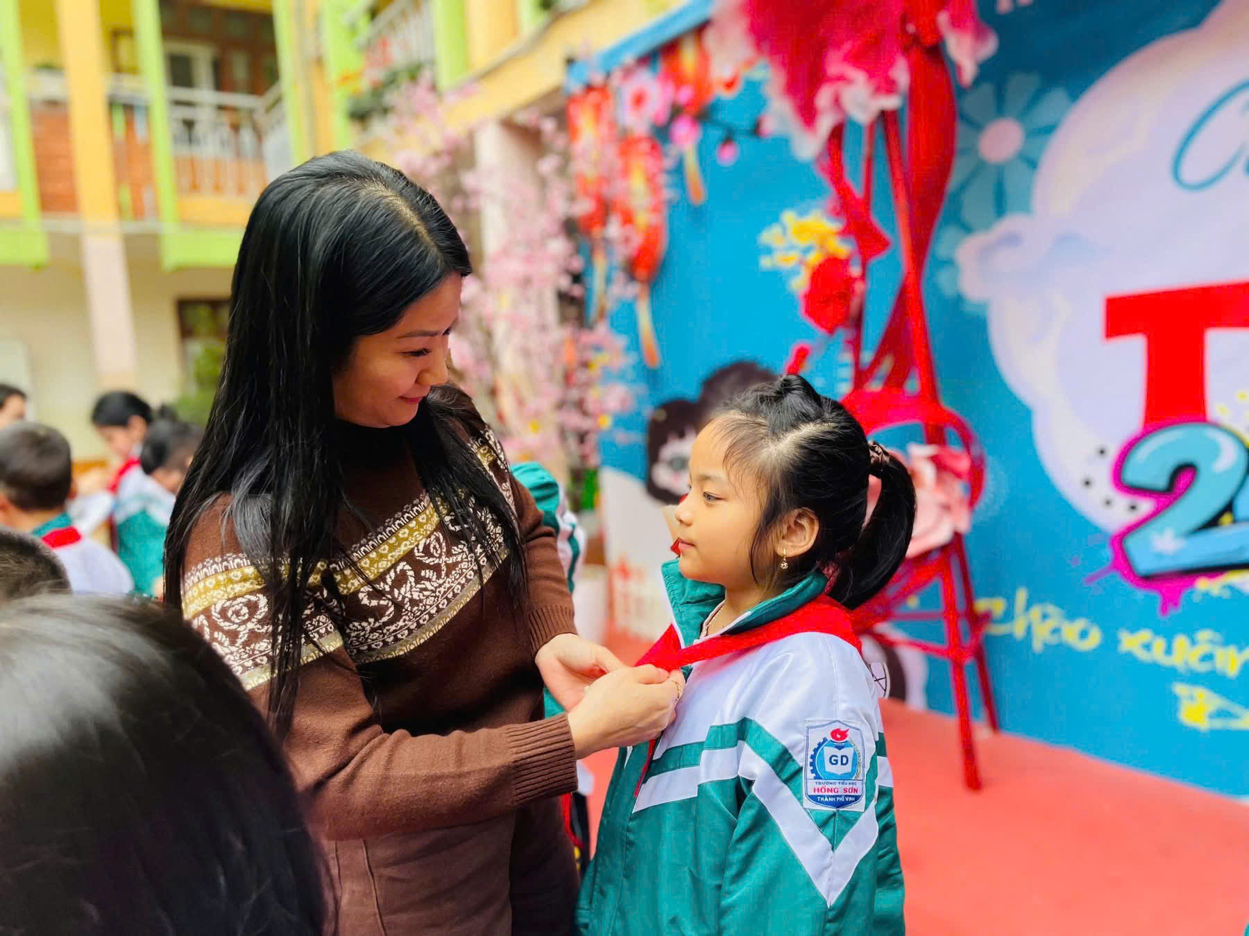 LỄ KẾT NẠP ĐỘI VIÊN ĐỢT I DẤU MỐC TỰ HÀO CỦA THIẾU NHI KHỐI 3 TRƯỜNG TIỂU HỌC HỒNG SƠN