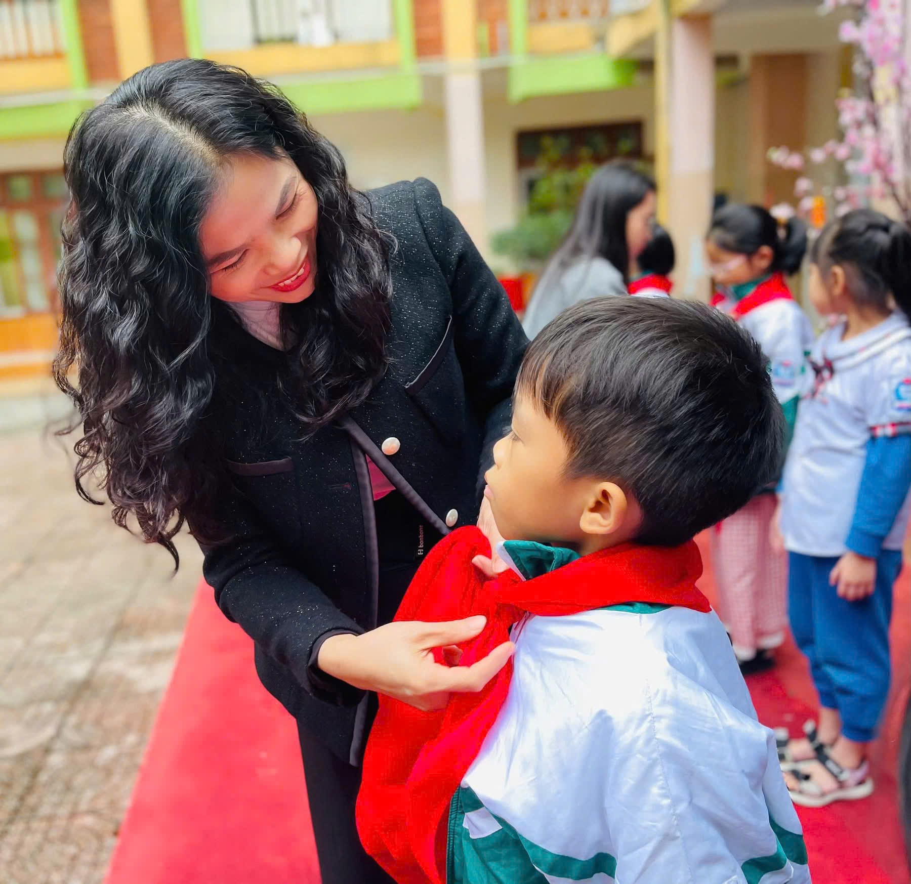 LỄ KẾT NẠP ĐỘI VIÊN ĐỢT I DẤU MỐC TỰ HÀO CỦA THIẾU NHI KHỐI 3 TRƯỜNG TIỂU HỌC HỒNG SƠN