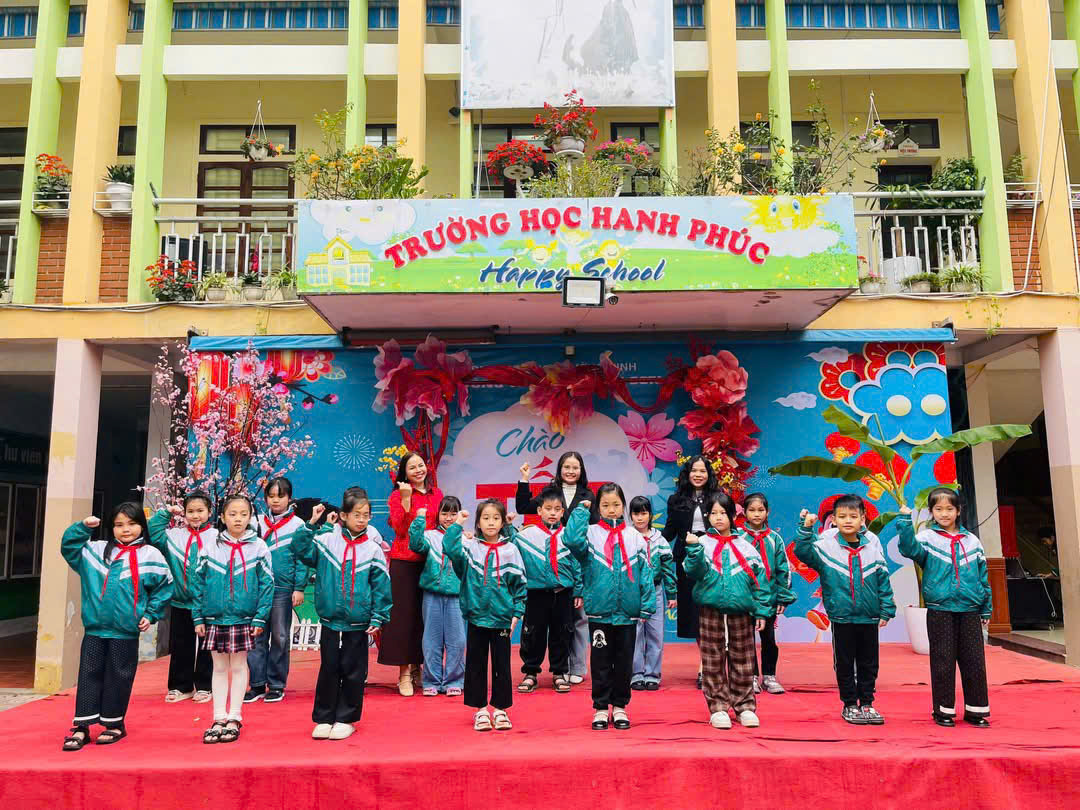 LỄ KẾT NẠP ĐỘI VIÊN ĐỢT I DẤU MỐC TỰ HÀO CỦA THIẾU NHI KHỐI 3 TRƯỜNG TIỂU HỌC HỒNG SƠN