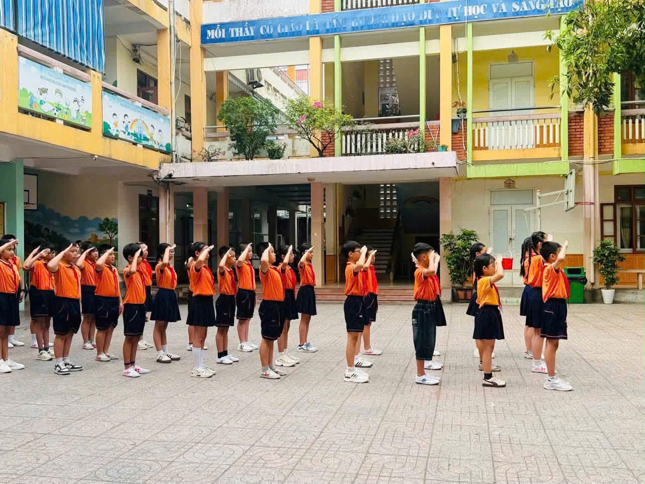 HỘI THI NGHI THỨC ĐỘI - MÚA HÁT TẬP THỂ