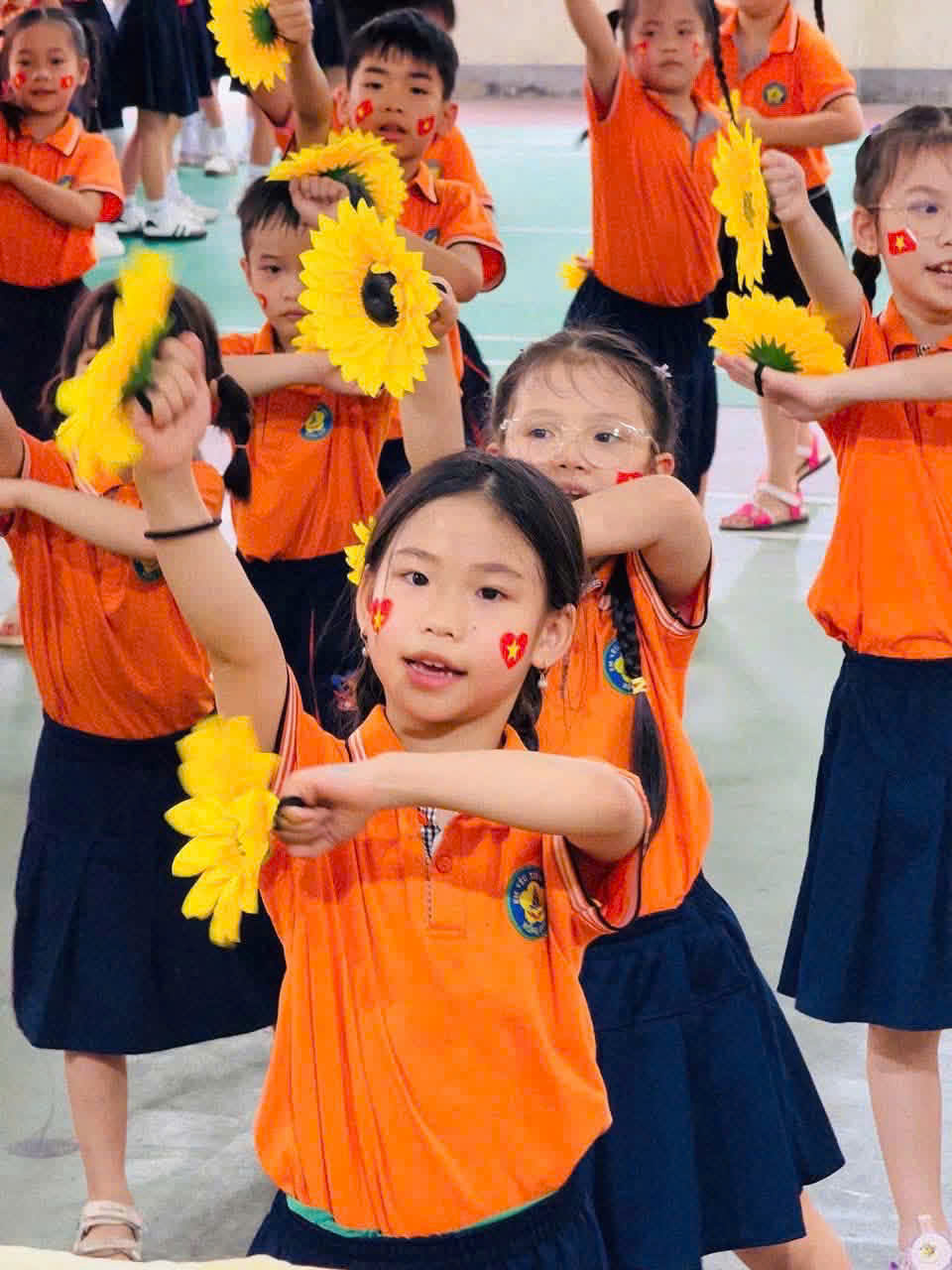 HỘI THI NGHI THỨC ĐỘI - MÚA HÁT TẬP THỂ