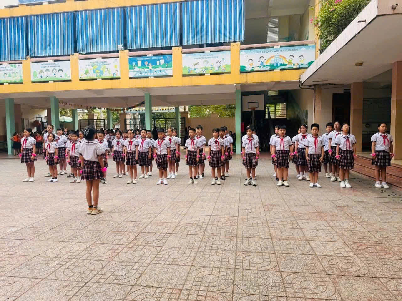 HỘI THI NGHI THỨC ĐỘI - MÚA HÁT TẬP THỂ