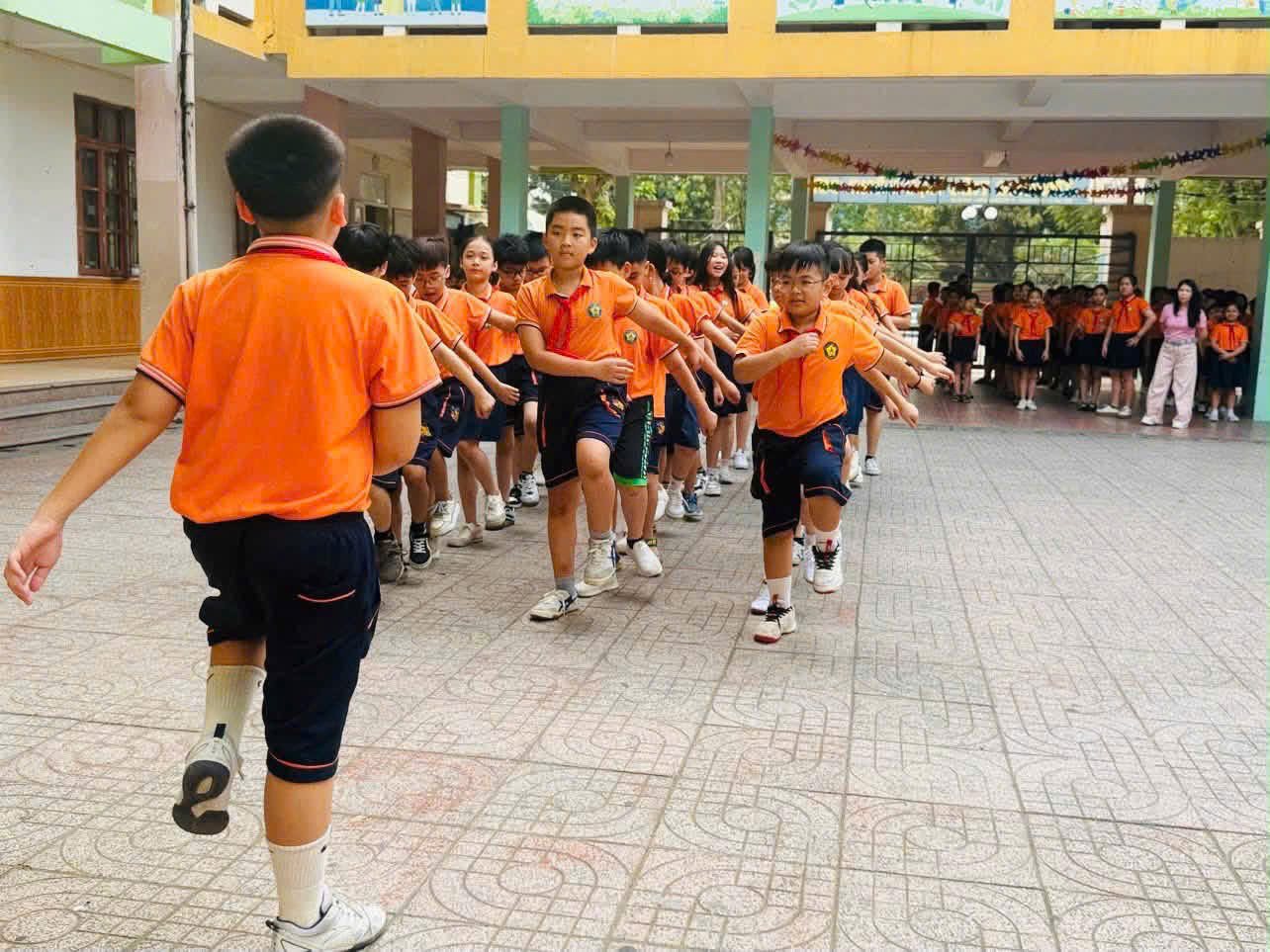 HỘI THI NGHI THỨC ĐỘI - MÚA HÁT TẬP THỂ