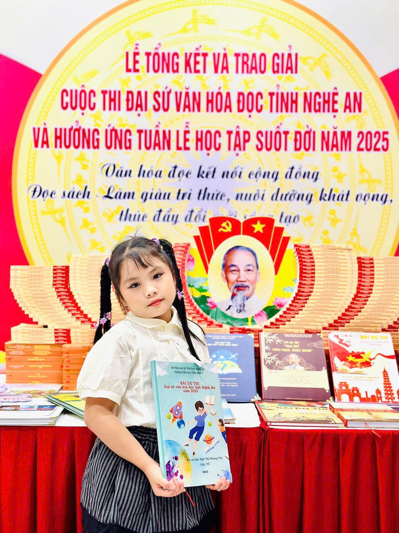 Chúc mừng bạn Nguyễn Vũ An Nhiên học sinh lớp 3E đã đạt giải Video ấn tượng nhất trong cuộc thi Đại sứ văn hoá đọc tỉnh Nghệ An năm 2025.
