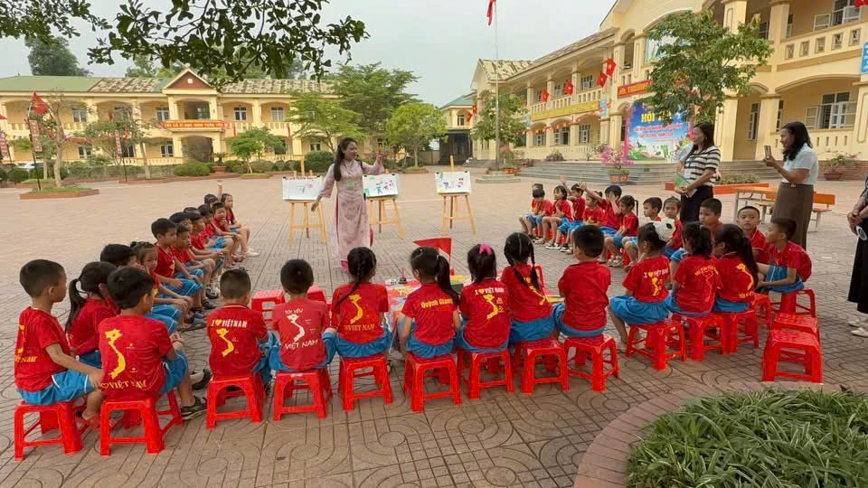 Xin chúc mừng cô giáo Nguyễn Thị Quỳnh đã đạt Giáo viên chủ nhiệm giỏi cấp Tỉnh, năm học 2025-2026