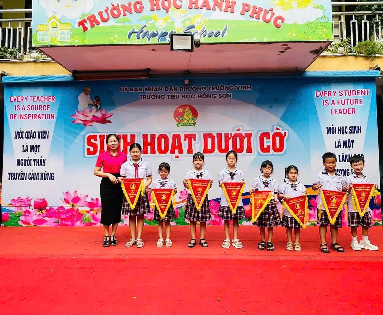 SÂN TRƯỜNG HỒNG SƠN RỘN RÀNG NGÀY HỘI TRĂNG RẰM