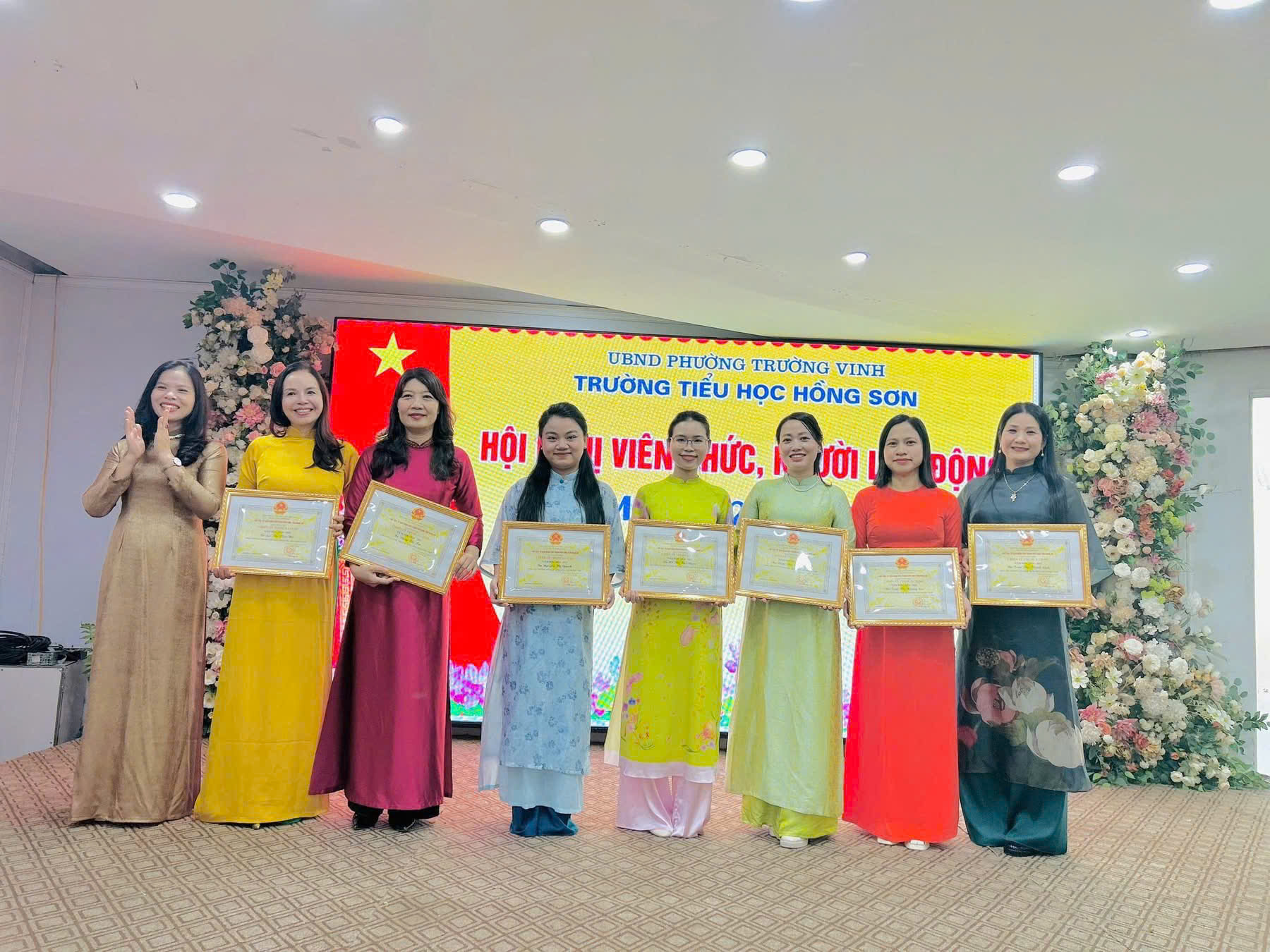 HỘI NGHỊ VIÊN CHỨC, NGƯỜI LAO ĐỘNG TRƯỜNG TIỂU HỌC HỒNG SƠN NĂM HỌC 2025 – 2026