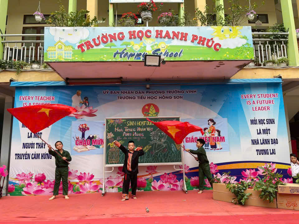 SINH HOẠT DƯỚI CỜ – CHỦ ĐỀ: HÓA TRANG NHÂN VẬT ANH HÙNG CHI ĐỘI EM MANG TÊN