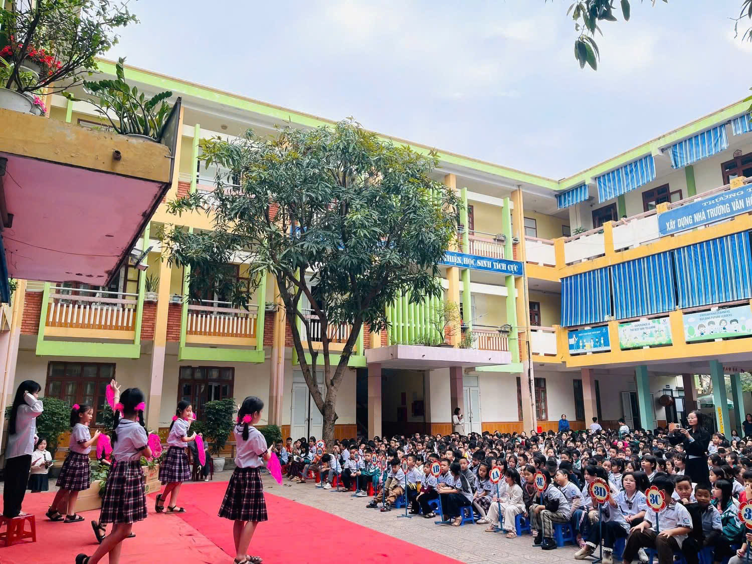 SINH HOẠT DƯỚI CỜ – CHỦ ĐỀ: HÓA TRANG NHÂN VẬT ANH HÙNG CHI ĐỘI EM MANG TÊN