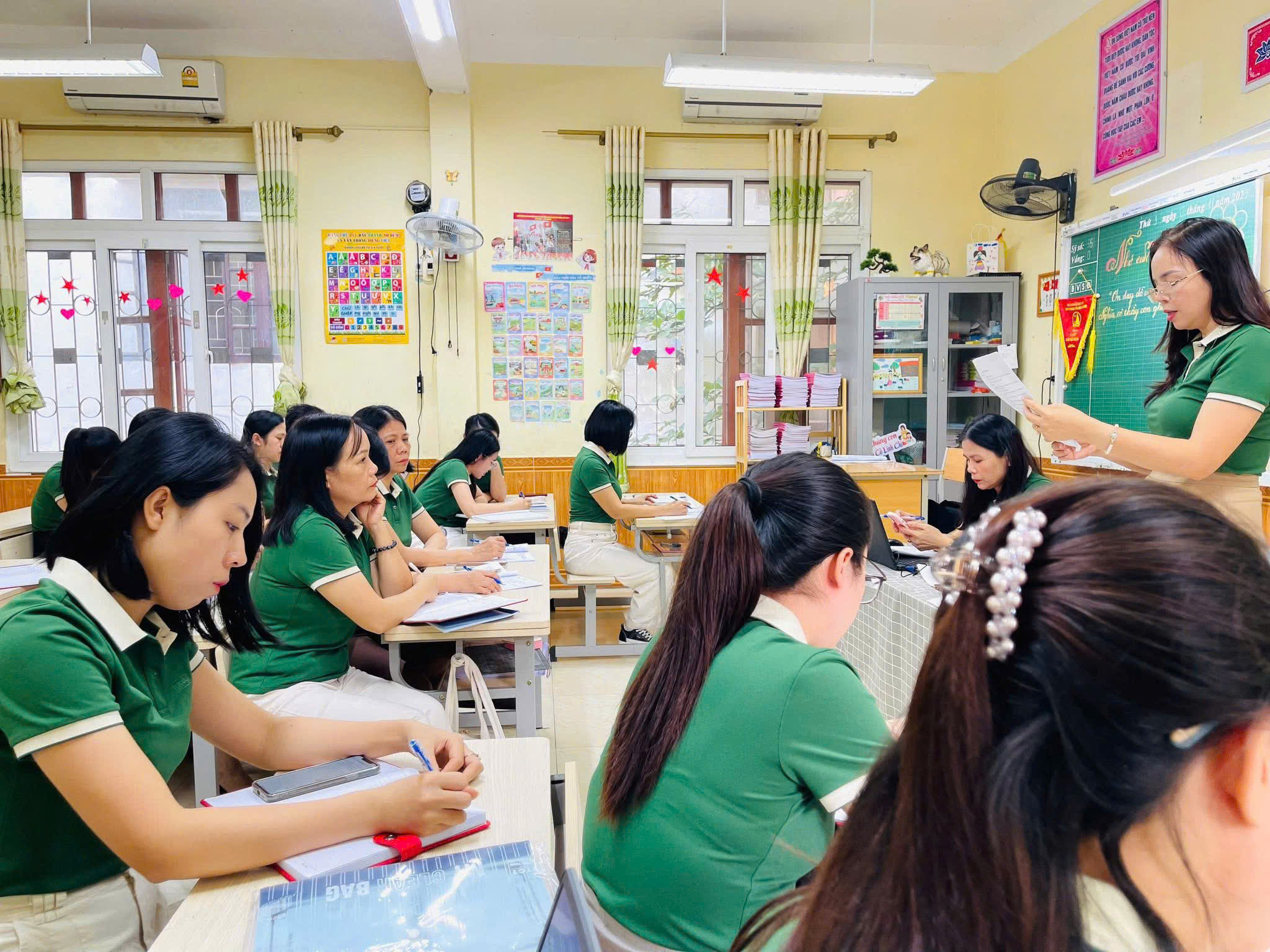 HỘI NGHỊ KIỂM ĐIỂM, ĐÁNH GIÁ VÀ XẾP LOẠI ĐẢNG VIÊN CUỐI NĂM 2025