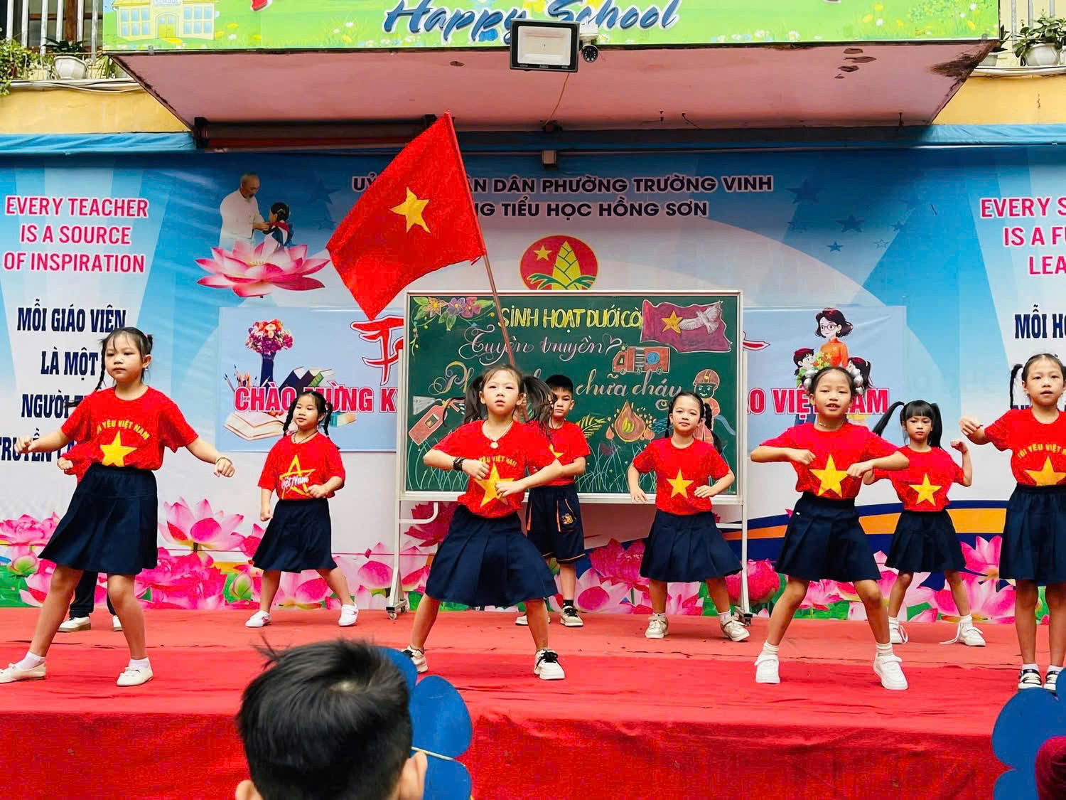 Sinh hoạt dưới cờ Khối 2: Tìm hiểu kiến thức Phòng cháy Chữa cháy