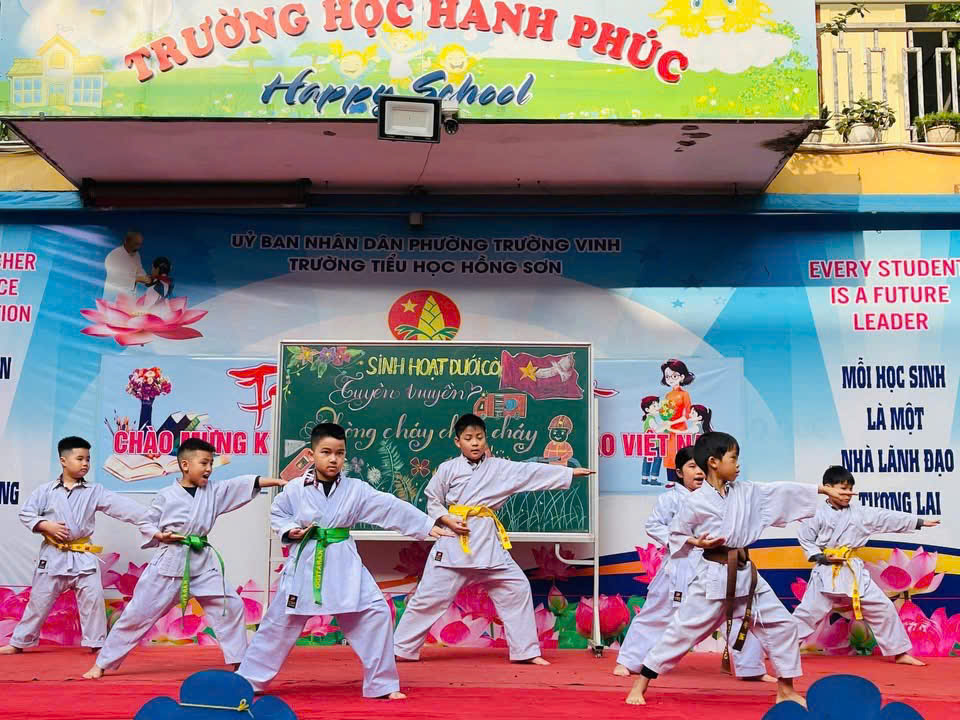 Sinh hoạt dưới cờ Khối 2: Tìm hiểu kiến thức Phòng cháy Chữa cháy