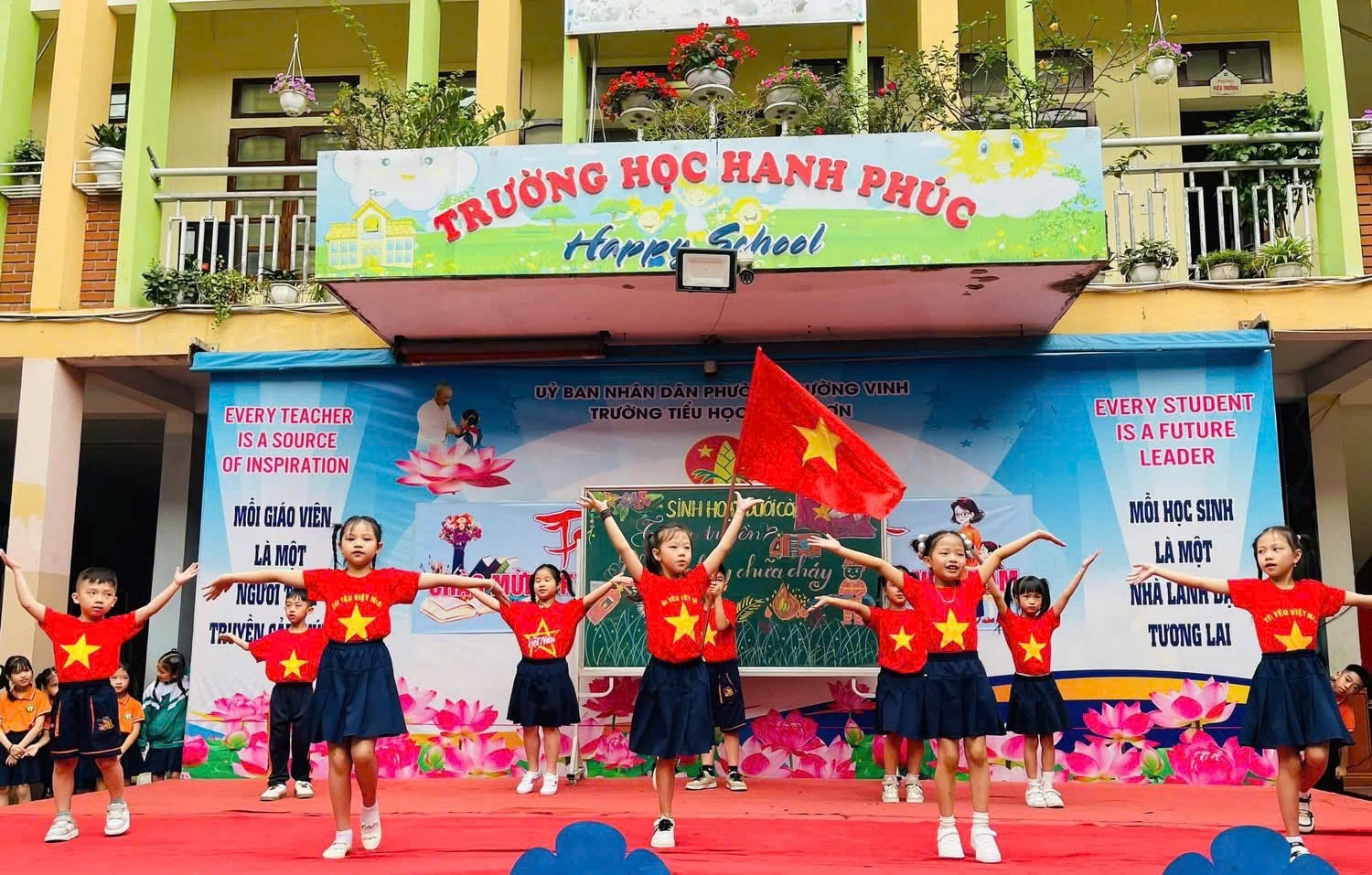 Sinh hoạt dưới cờ Khối 2: Tìm hiểu kiến thức Phòng cháy Chữa cháy