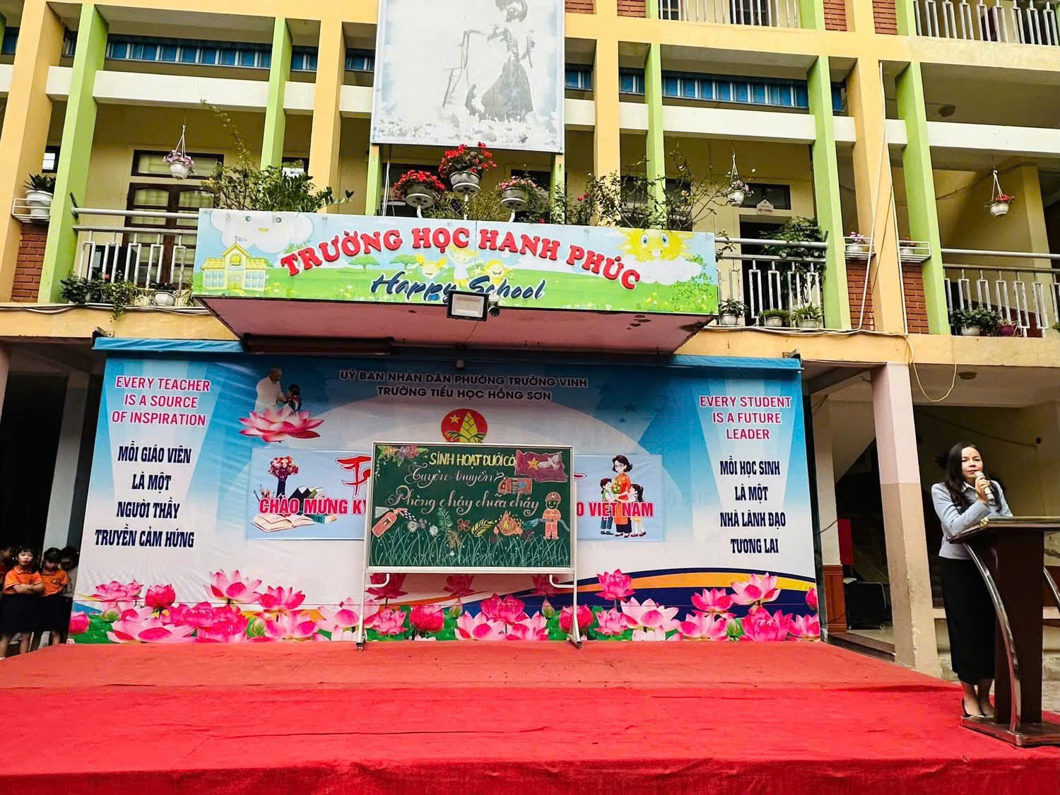 Sinh hoạt dưới cờ Khối 2: Tìm hiểu kiến thức Phòng cháy Chữa cháy