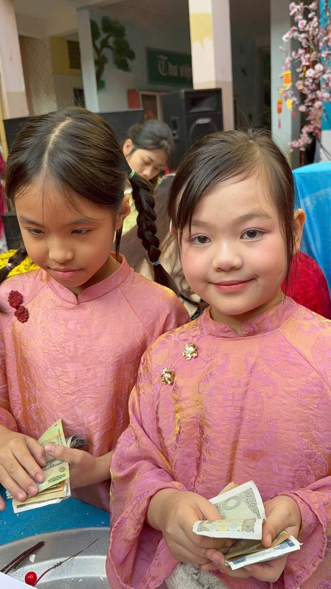 KHI YÊU THƯƠNG NỞ HOA TRÊN GỐC CÂY ƯỚC NGUYỆN...